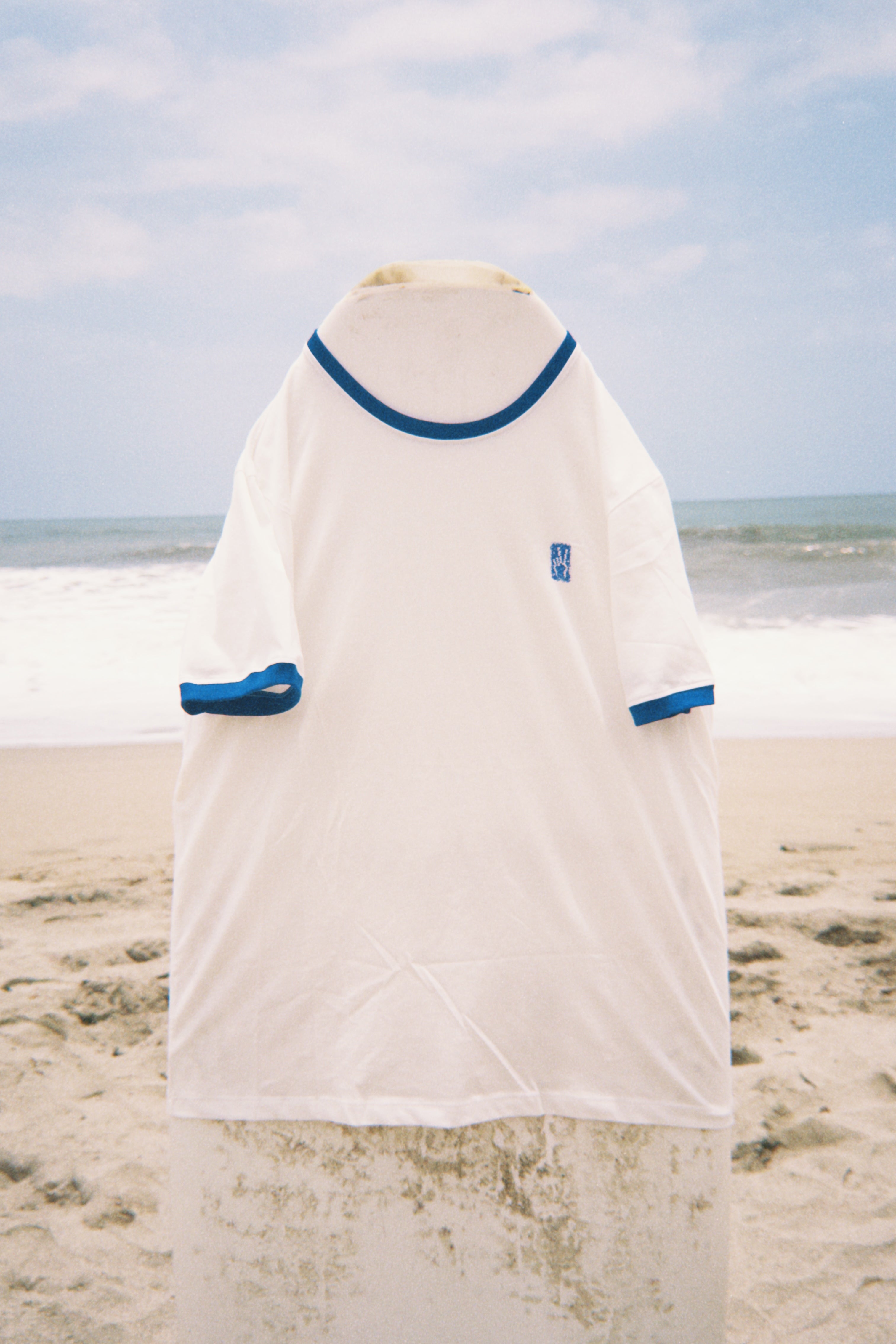 Camiseta "Tell your friends you <3 them"