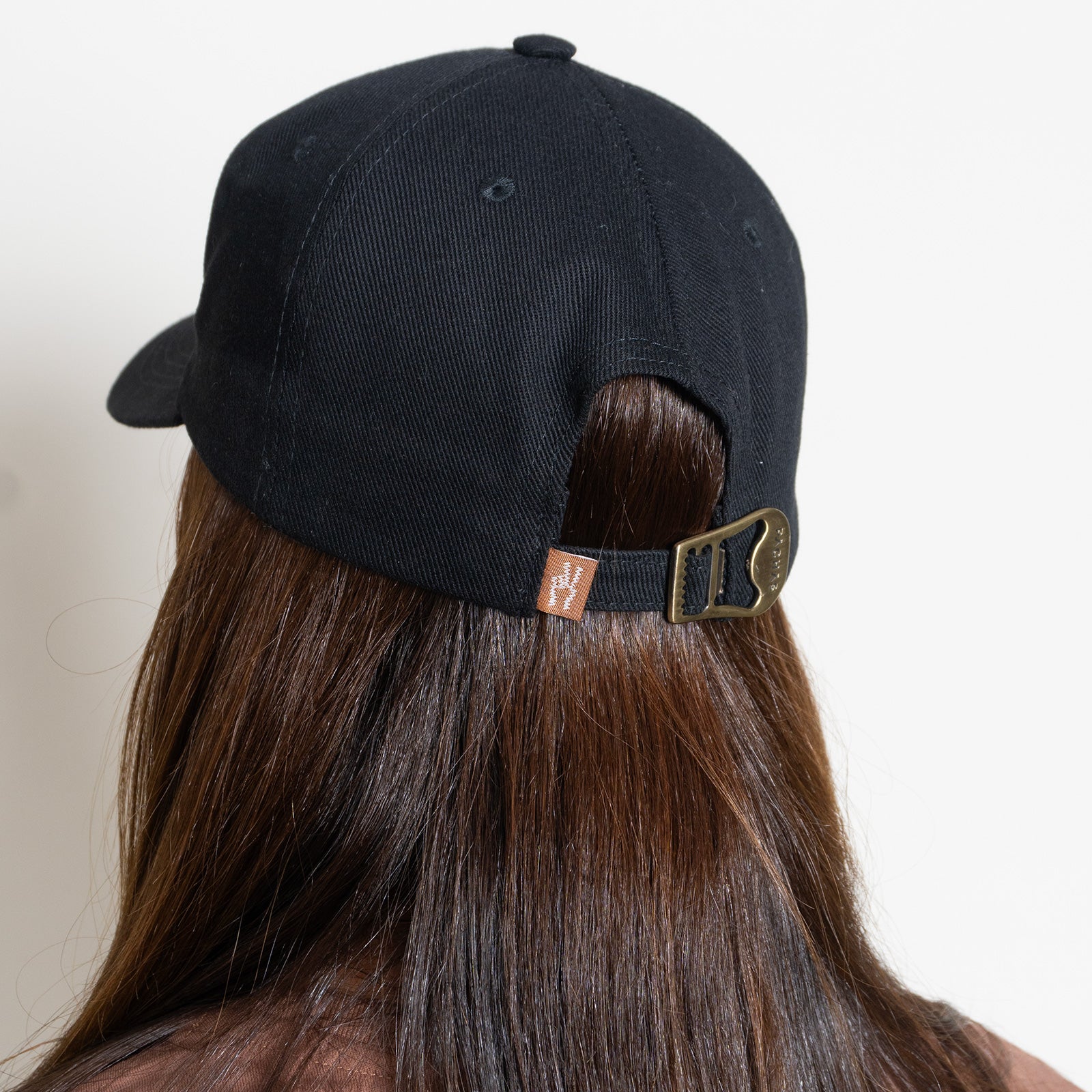 Gorra "Icono" Pachas Negra con destapador