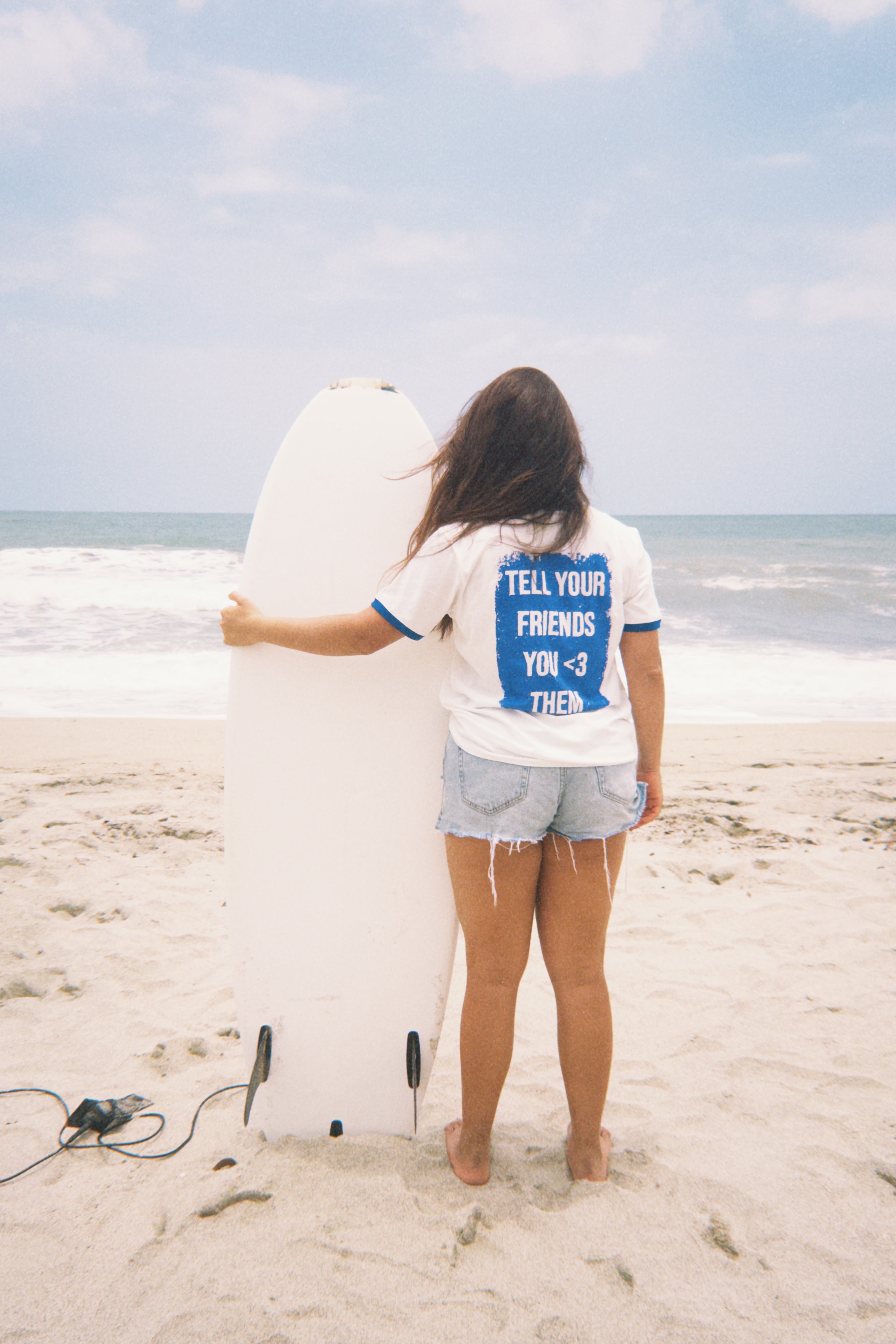 Camiseta "Tell your friends you <3 them"