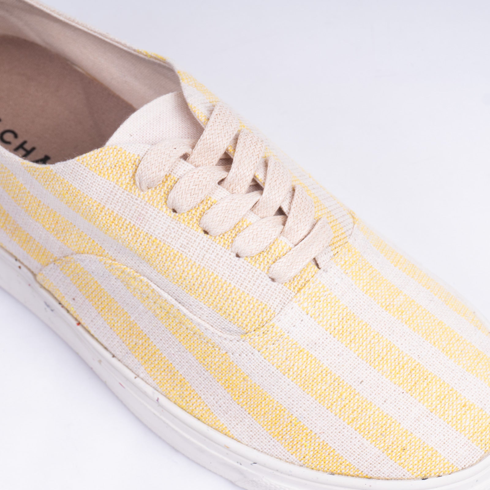 Tenis Pachas Entre Líneas Amarillas -  Hombre