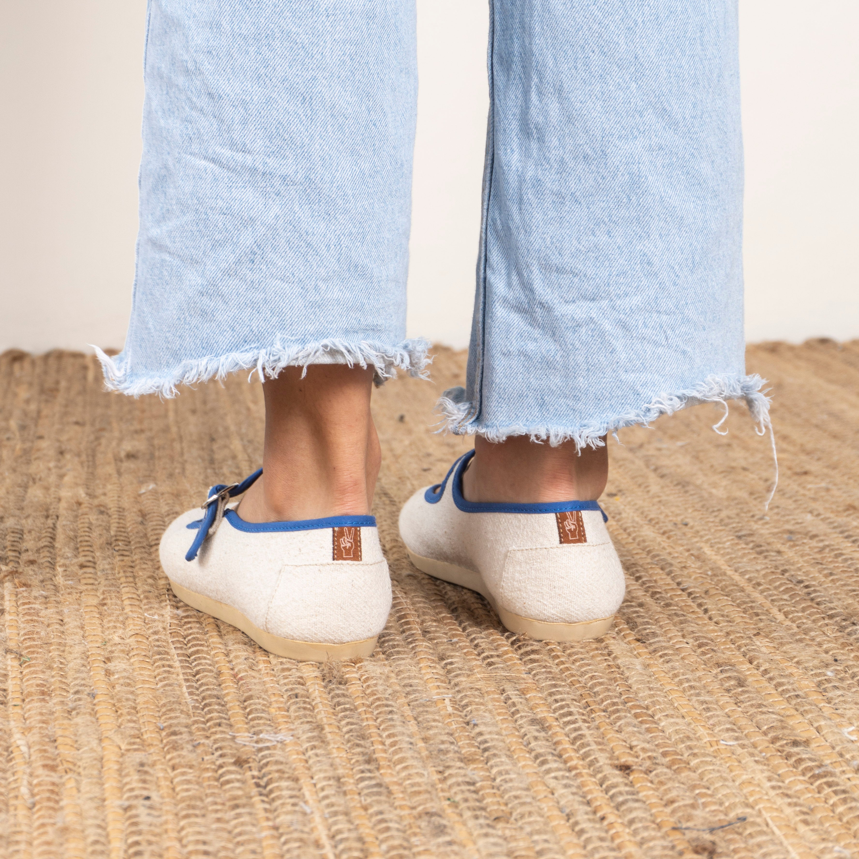 Bailarinas "Tell your friends you <3 them"