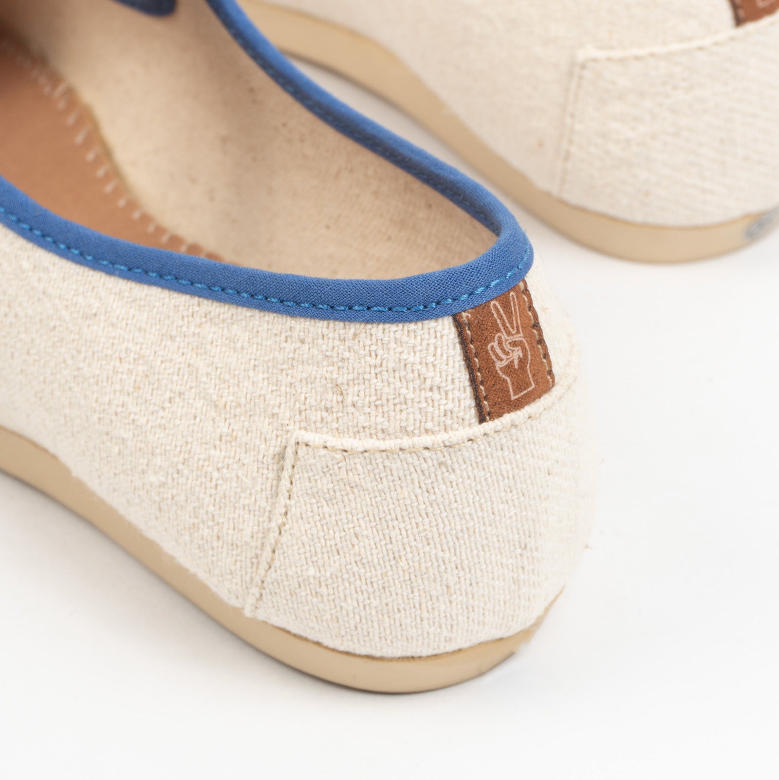 Bailarinas "Tell your friends you <3 them"