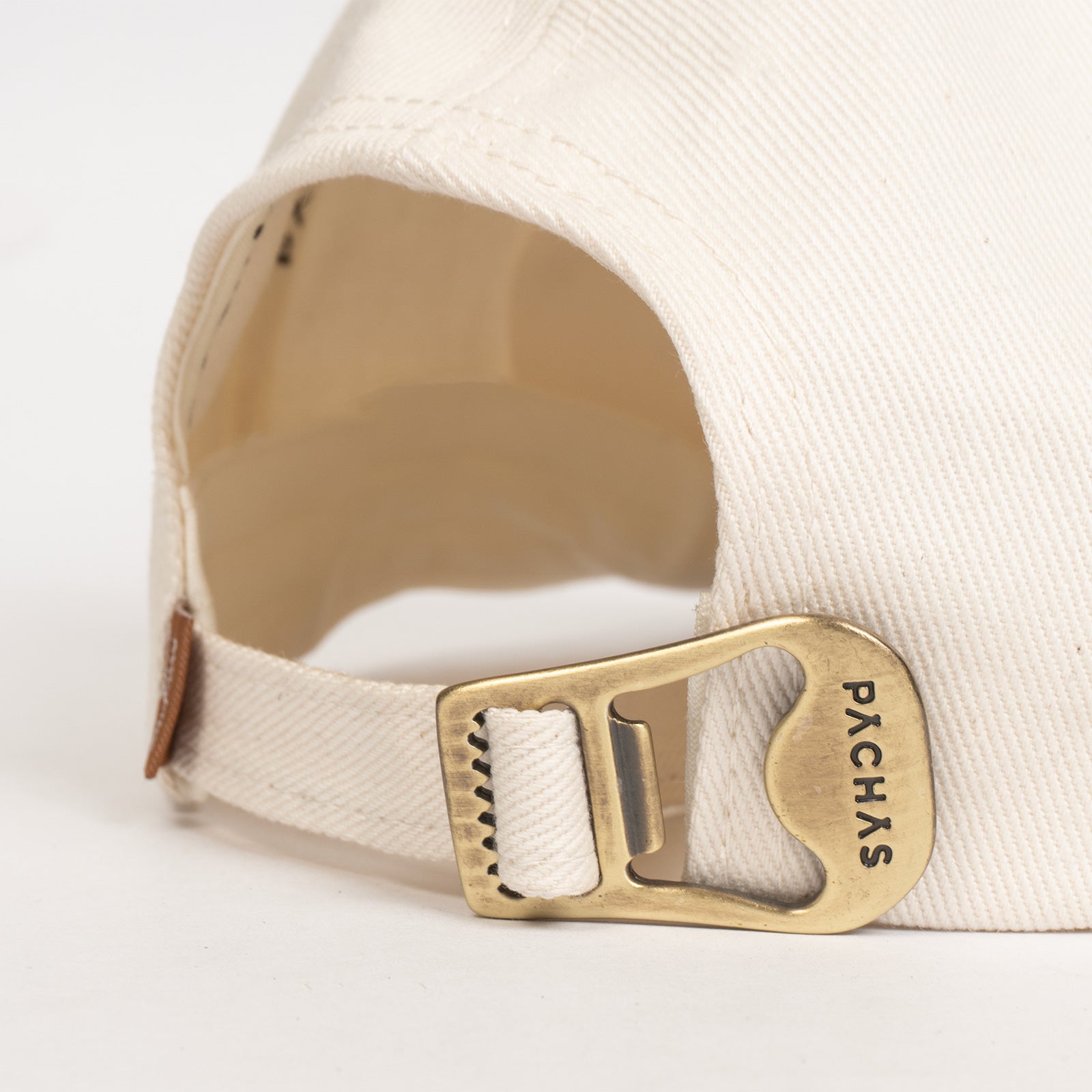 Gorra "Icono" Pachas Cruda con destapador