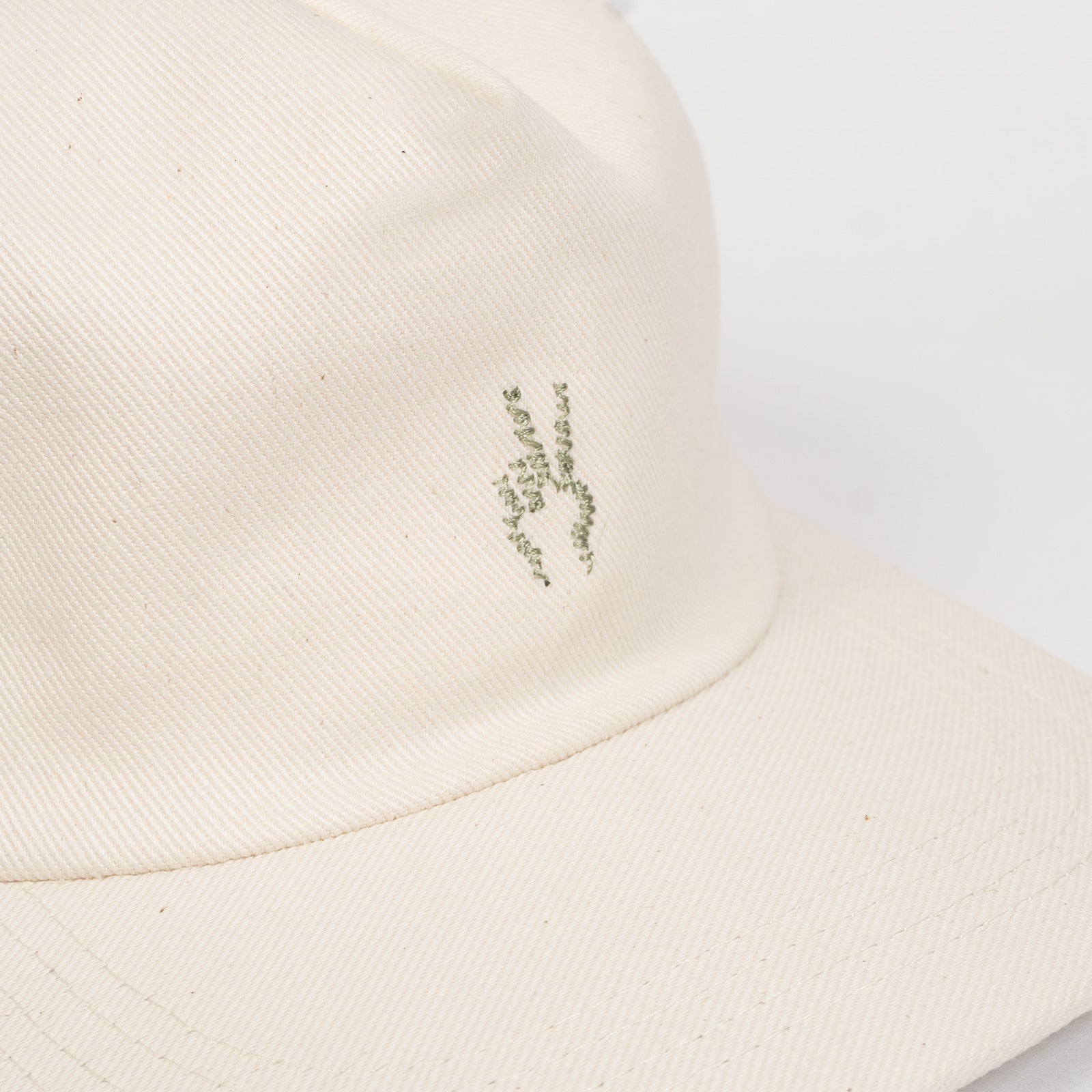 Gorra "Icono" Pachas Cruda con destapador