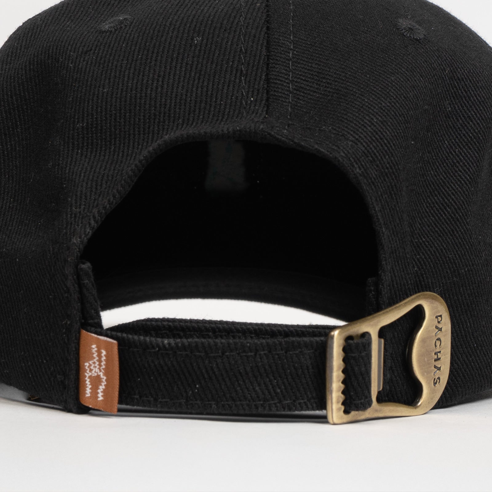 Gorra "Icono" Pachas Negra con destapador