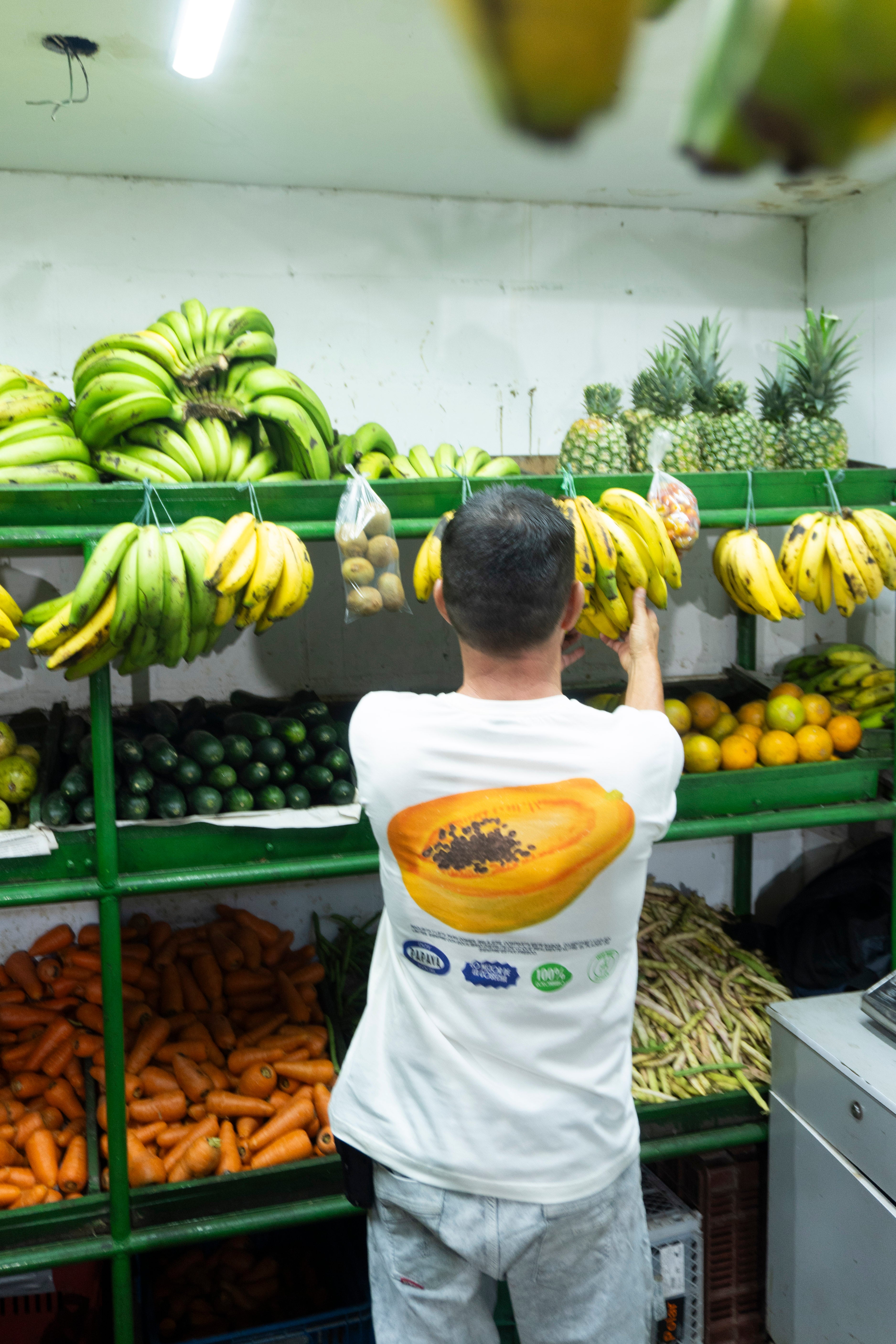 Camiseta Blanca "Mercado Fresco" Papaya