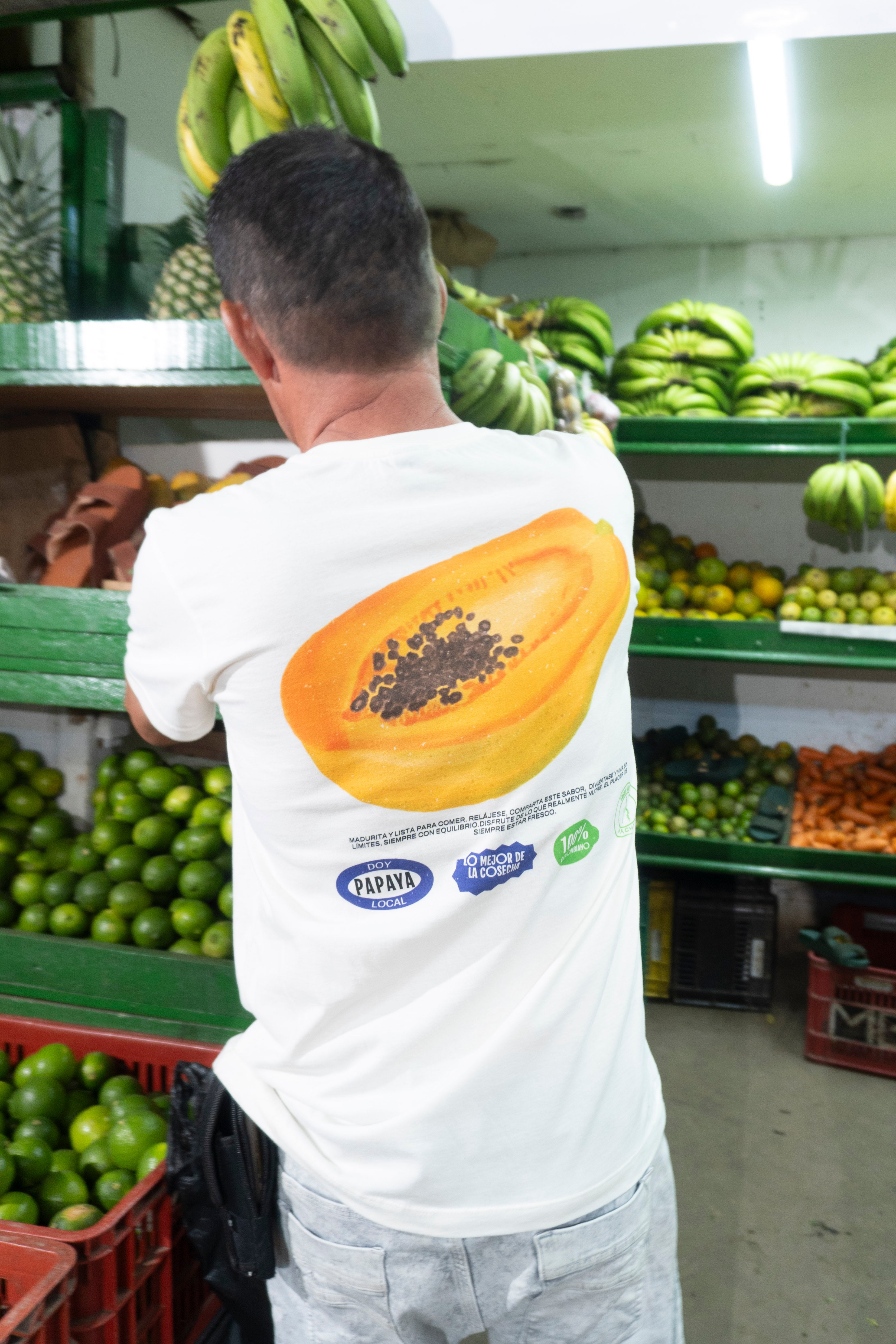 Camiseta Blanca "Mercado Fresco" Papaya