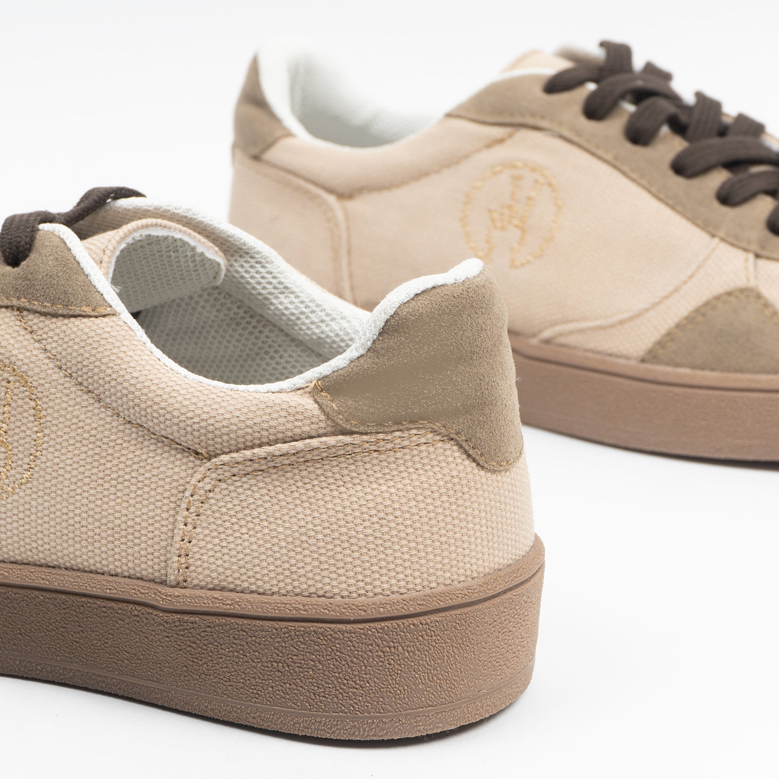 Tenis "Sin Regla" Camel